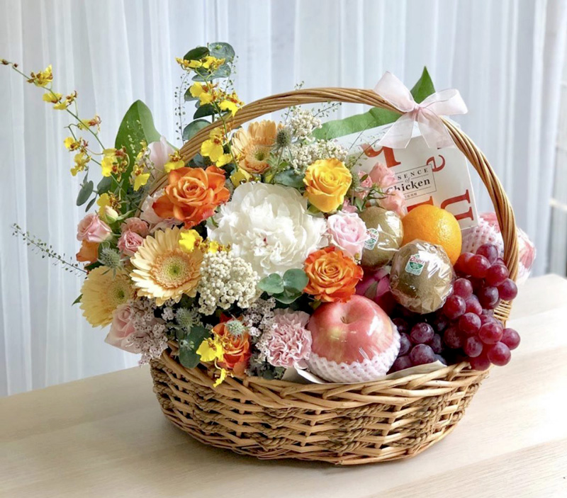 Giỏ trái cây ra mắt bao nhiêu tiền là phù hợp và tinh tế?