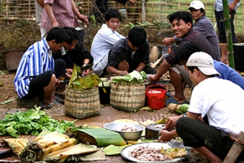 Phong tục hôn nhân của dân tộc Kháng - Marketing