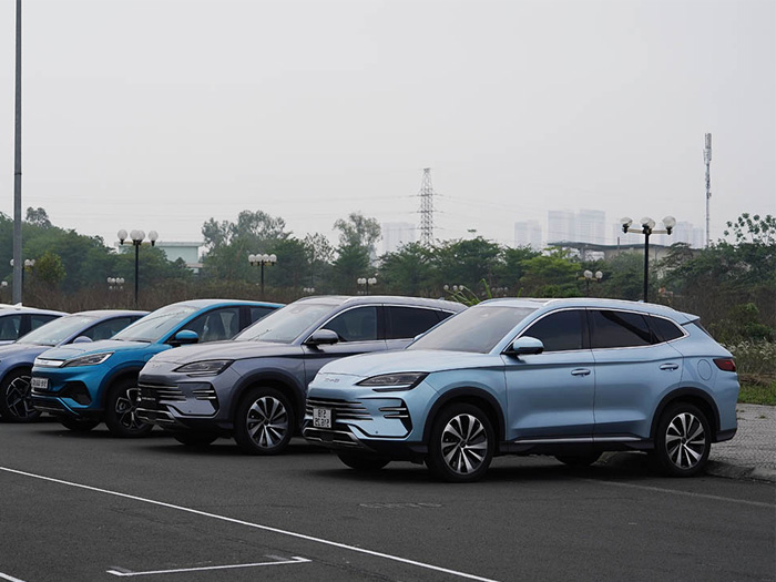 xe điện byd 7 chỗ